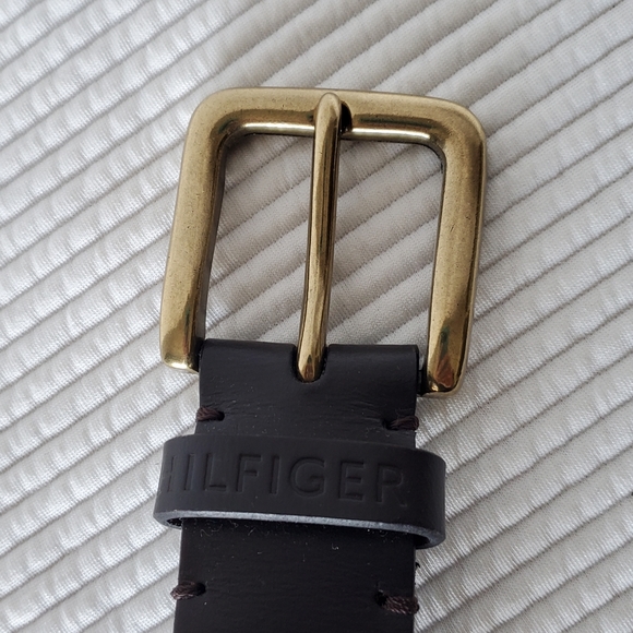 Tommy Hilfiger Belt Men's 40 Black Genuine Leather 47" Long 1.25" Wide 40/100 - Picture 3 of 12